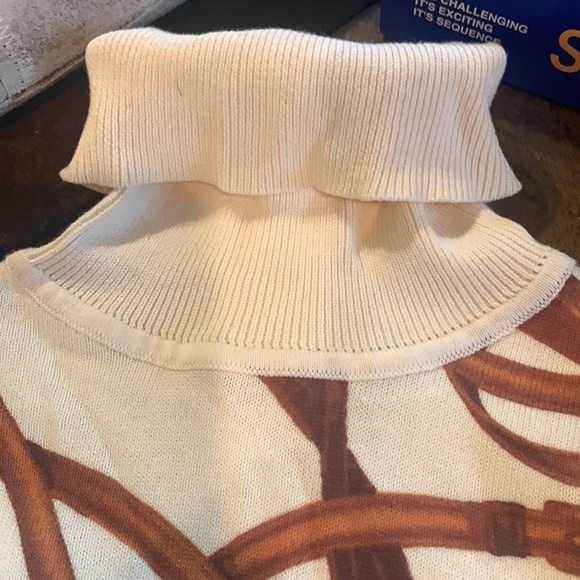 Lauren sz ps long sleeve sweater has stretch ex condition - Picture 2 of 7